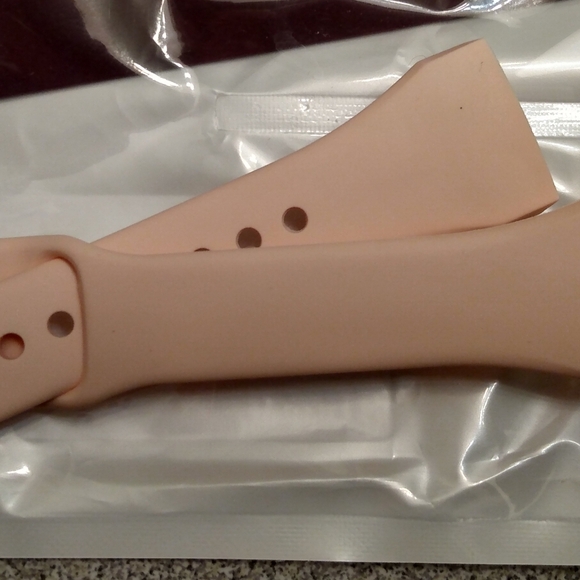 Fitbit Sand/Pink & Black Replacement Bands (1/2 Wine/Red) FREE WITH ACTIVEWEAR - Picture 4 of 4